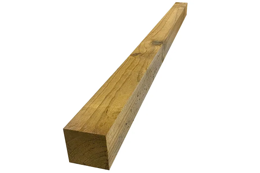 Holzpfosten und -schienen