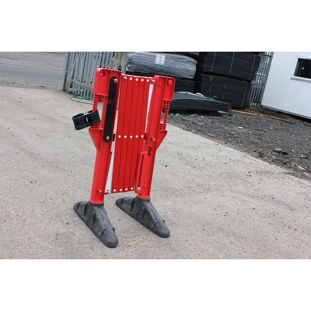 Titan Expandable Safety Barrier Closed