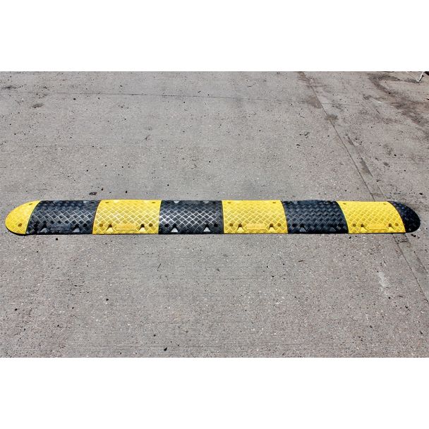 Speed Bump Black and Yellow for Road 10 mph