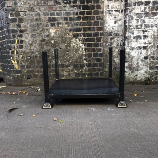 Solid Base Post Pallet