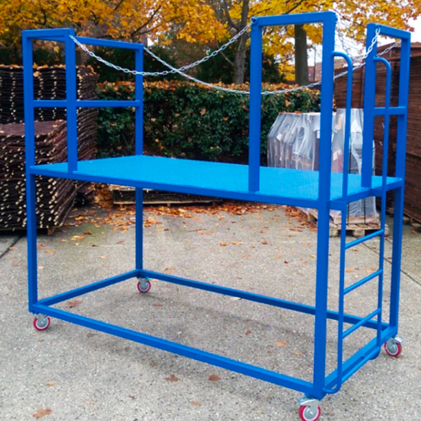 Full Width Loading Platform With Rungs