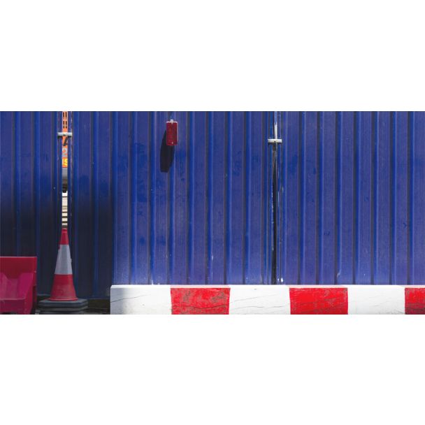 Battery Powered Hoarding Light