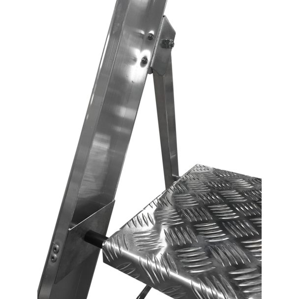 Aluminium Builders Stepladder top step close up.