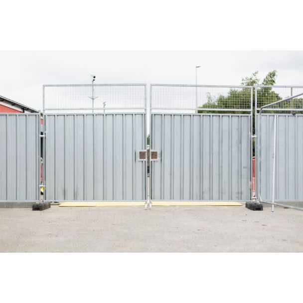 hoarding extended height