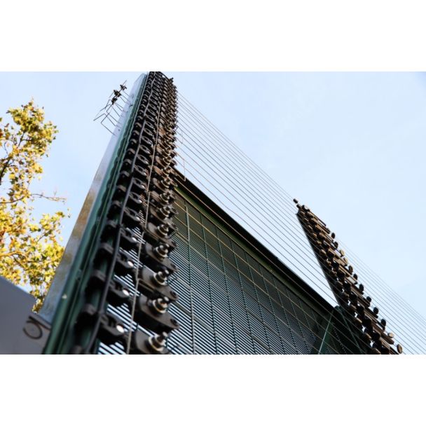 Temporary Mesh Pulse Fencing from HERMEQ.