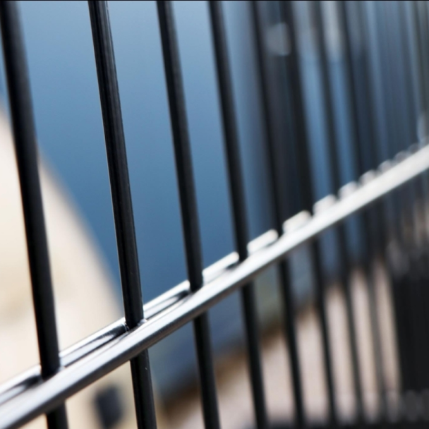 Zoomed in double wire temporary fence