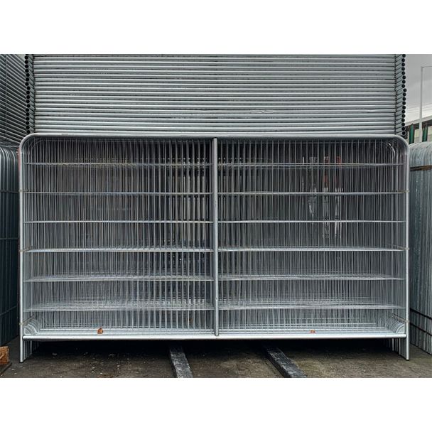 Heras Fencing Centre Bar