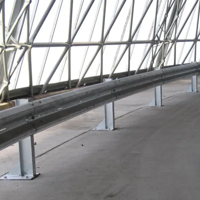 Armco - Gebogene Leitplanke Armco - Gebogene Leitplanke