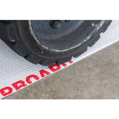 Robuste Polypropylenplatte – schwer entflammbar Robuste Polypropylenplatte – schwer entflammbar