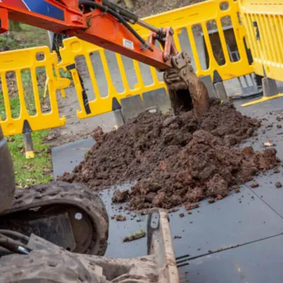Robuste Schutzmatte für Baustellen Robuste Schutzmatte für Baustellen